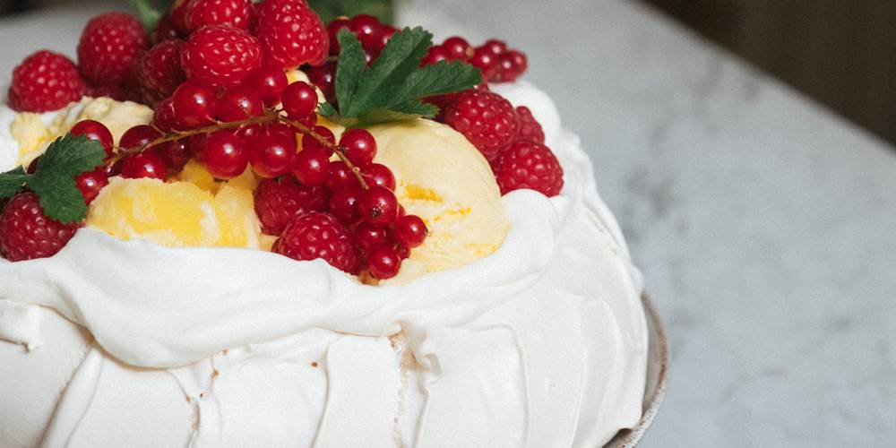 Sia Glass Pavlova.jpg